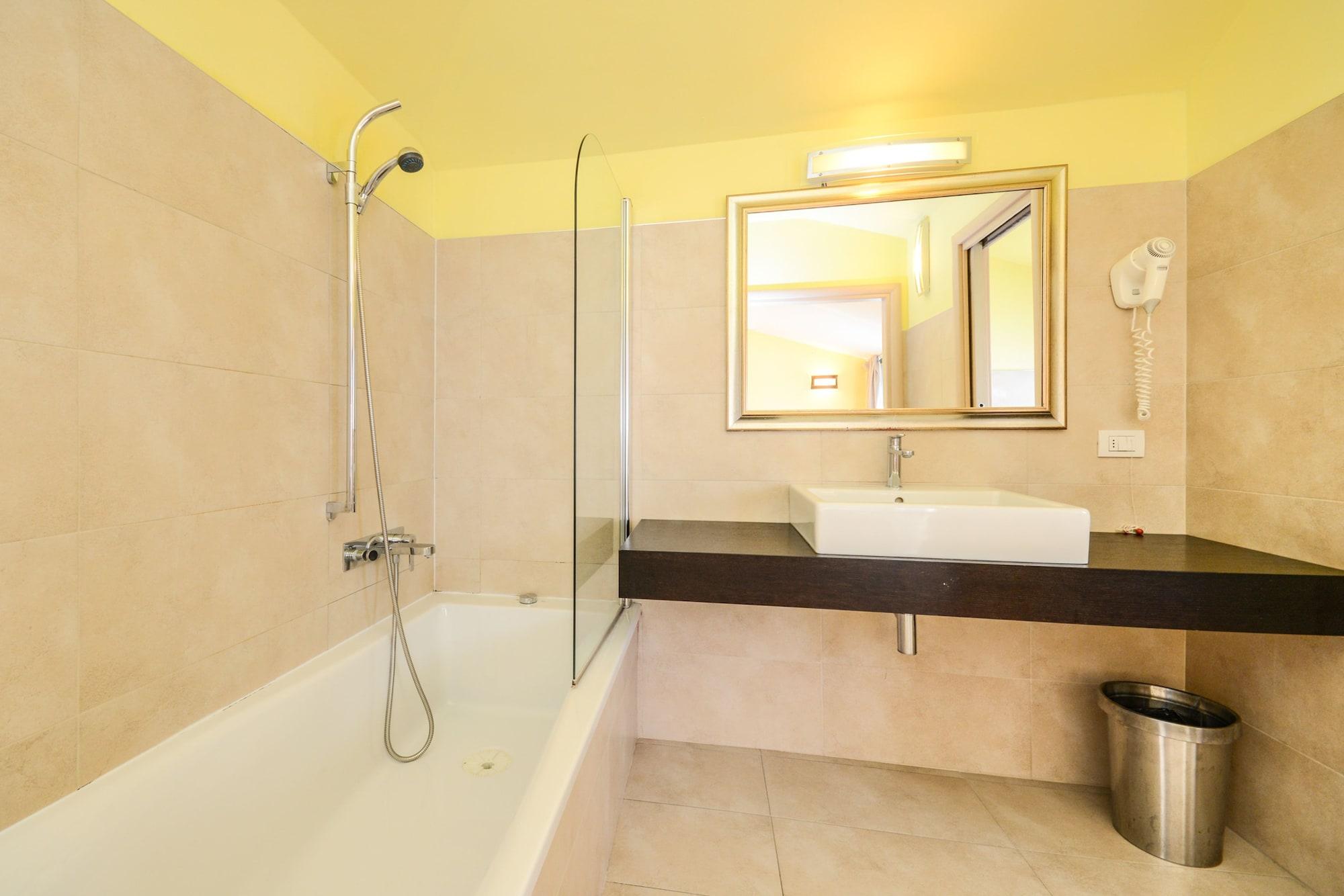 Regal Hotel 3*